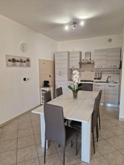 Flowers Apartment Villa Caldari Bagian luar foto